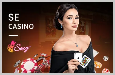 Một người chia bài chuyên nghiệp đang điều hành bàn baccarat trong casino trực tuyến của 678win website chính thức